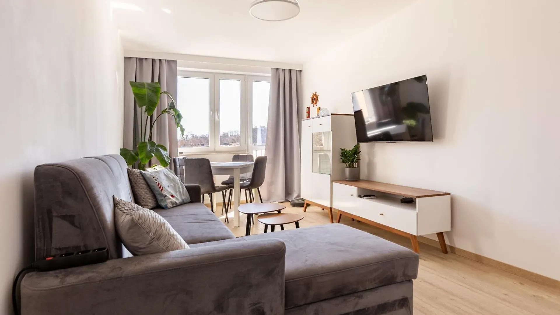 Wejhera Beige Chic Apartment Danzica