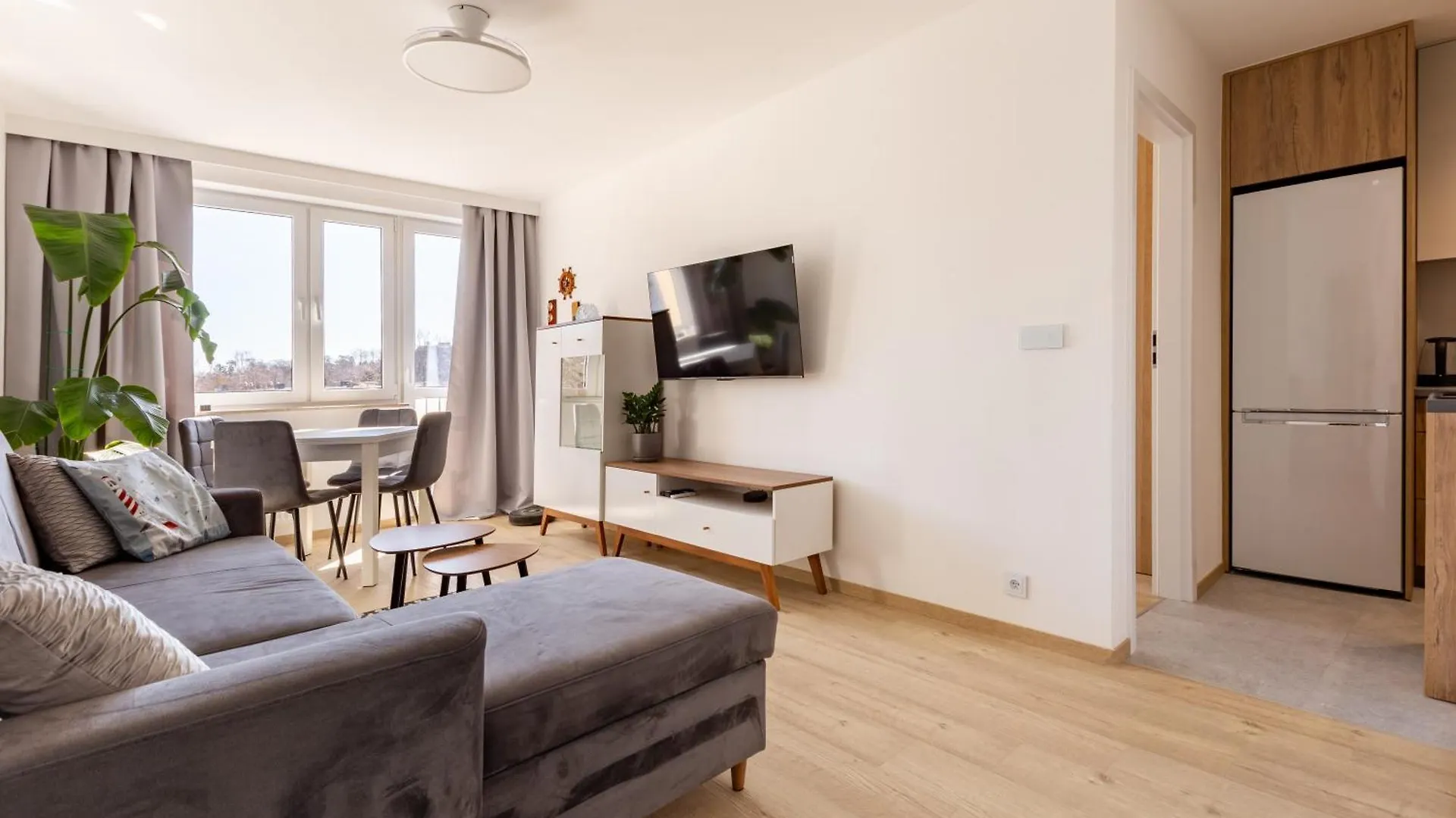 Wejhera Beige Chic Apartment Danzica